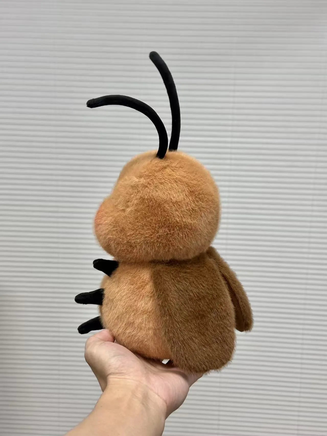 Pelúcia de Barata com Design Duplo e Fofo