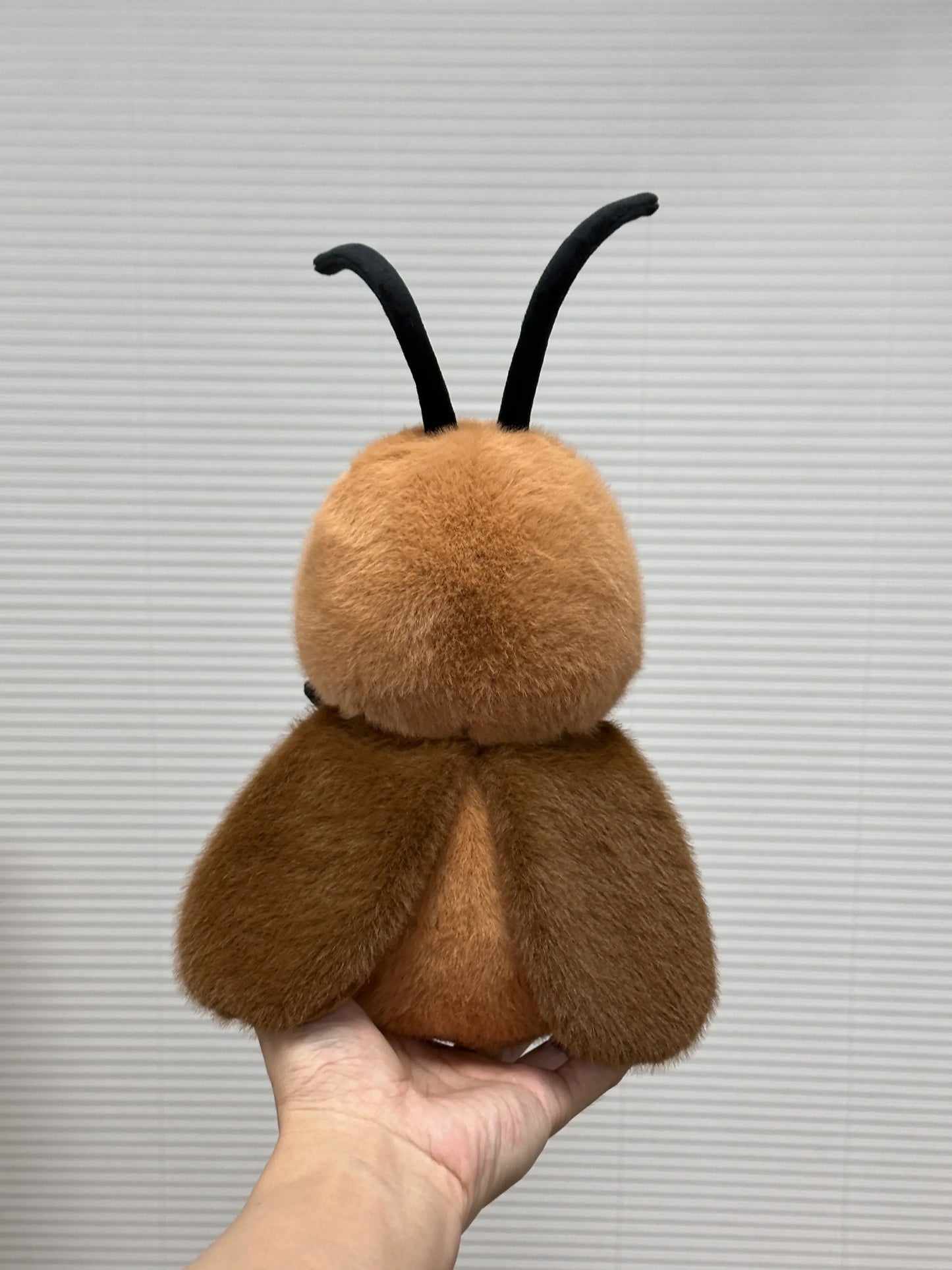 Pelúcia de Barata com Design Duplo e Fofo