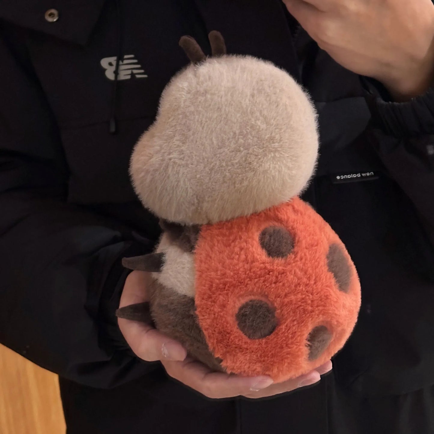 Pelúcia Adorável de Joaninha
