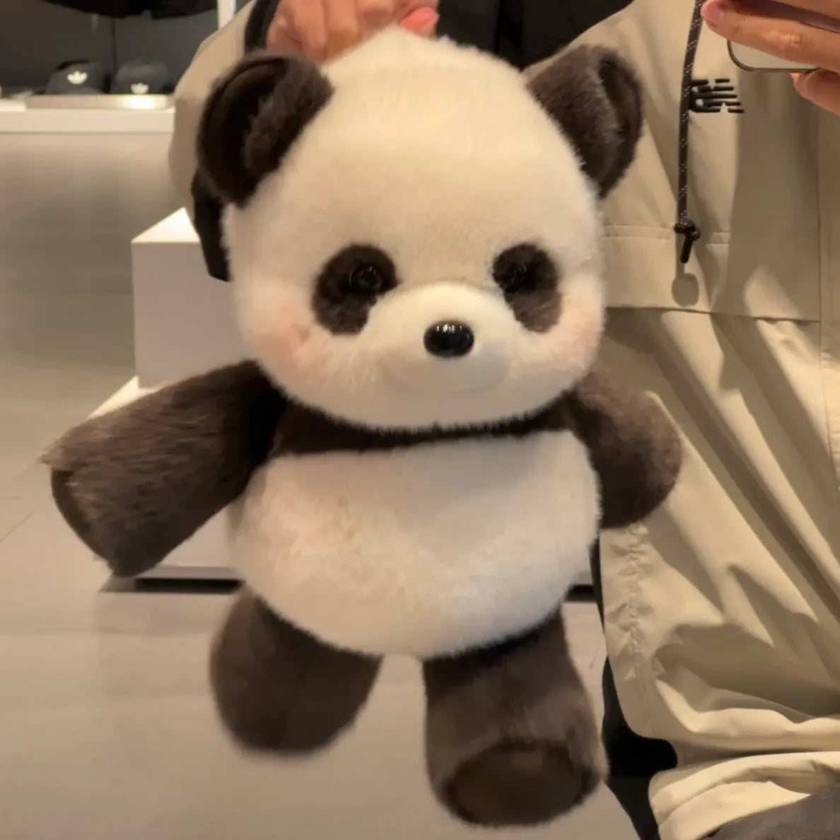 Fofo Panda de Pelúcia em Movimento