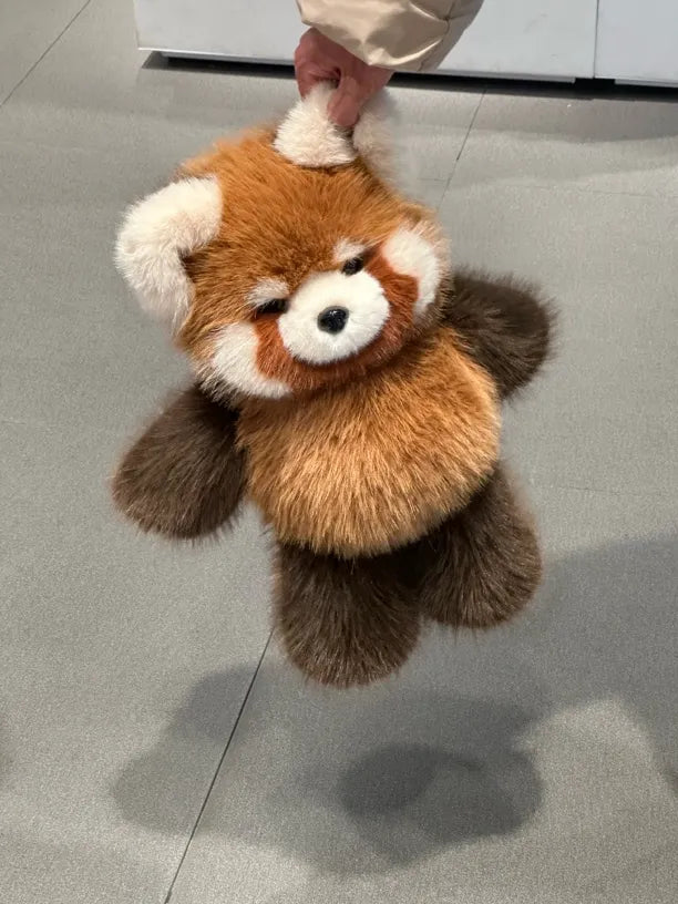 Fofo Panda Vermelho de Pelúcia Correndo
