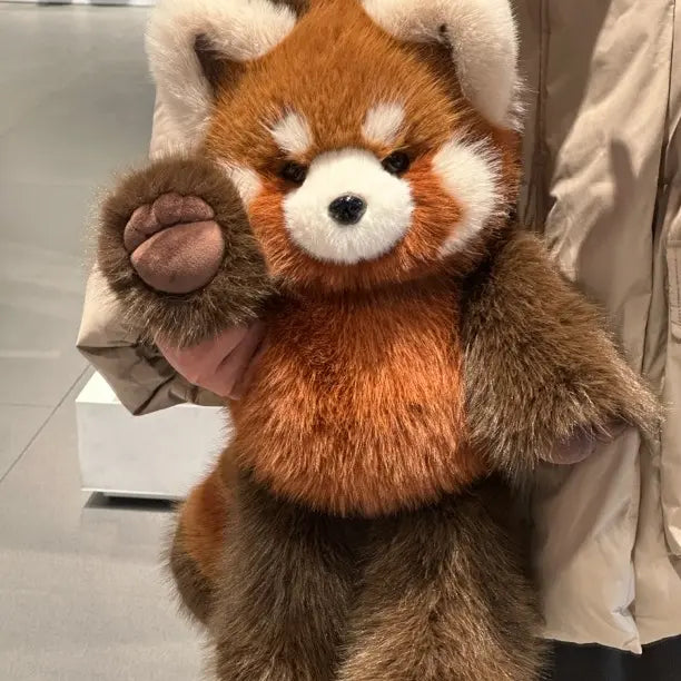 Fofo Panda Vermelho de Pelúcia Correndo