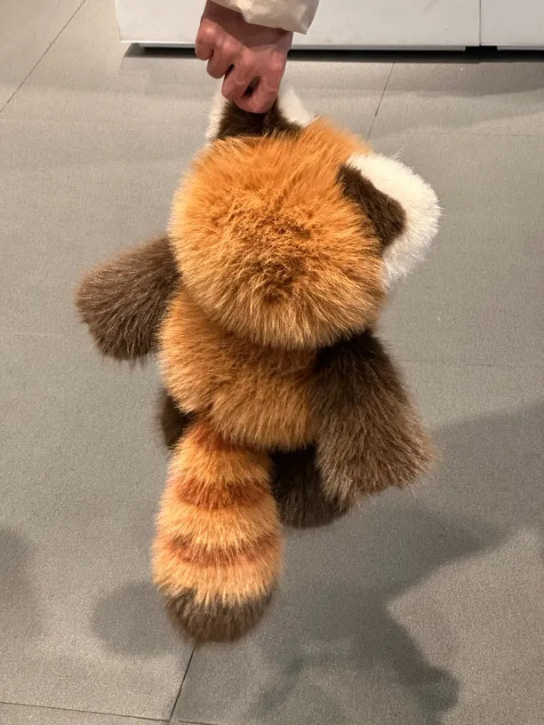 Fofo Panda Vermelho de Pelúcia Correndo