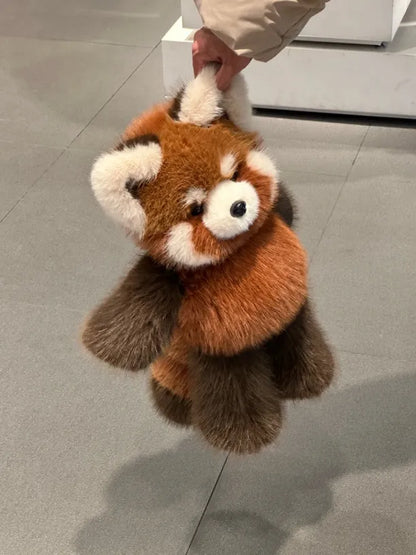 Fofo Panda Vermelho de Pelúcia Correndo