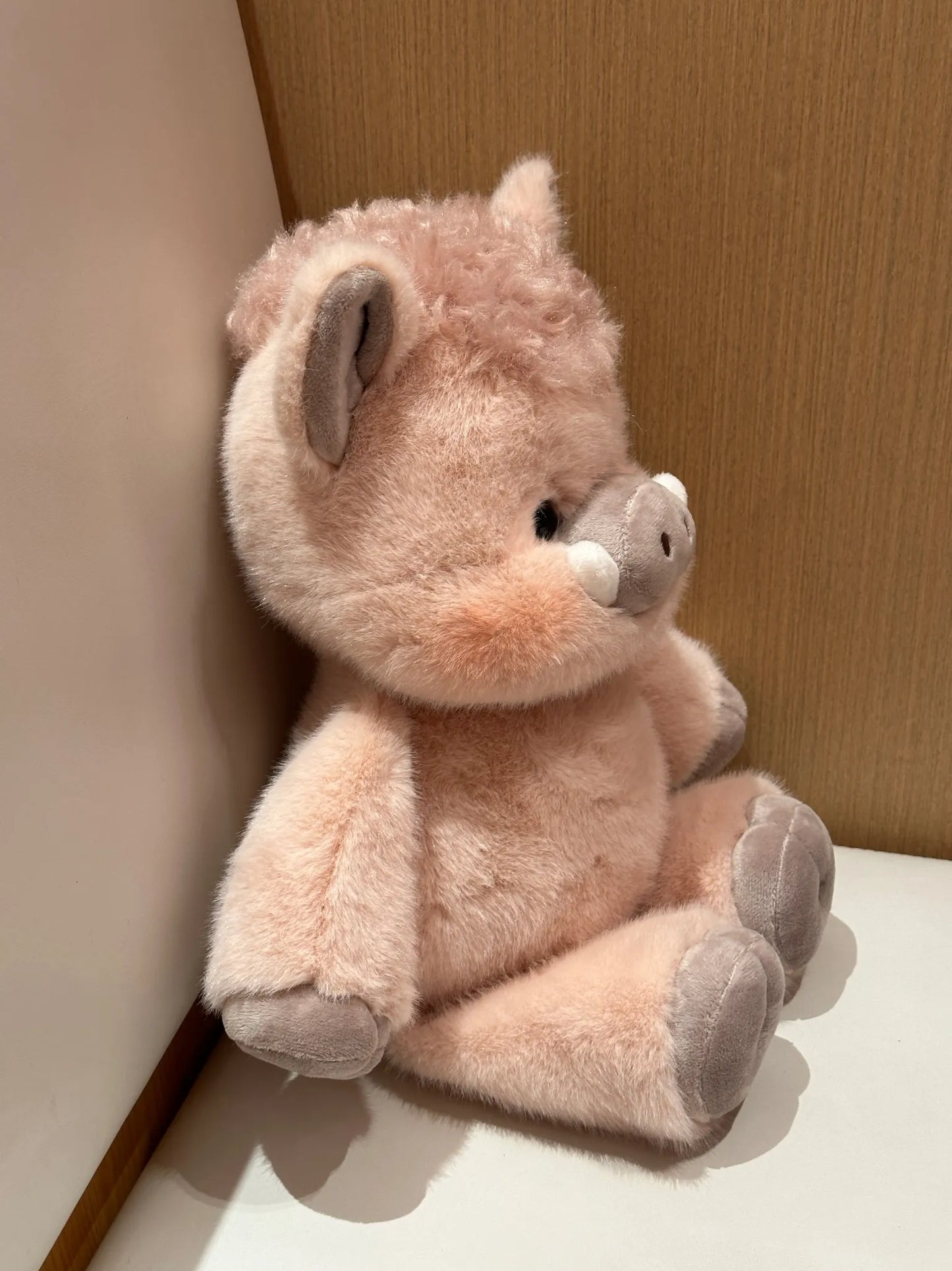 Adorável Pelúcia de Javali Selvagem